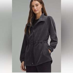 Lululemon Cinched-Waist Black Jacket Sz 6 Luxtreme